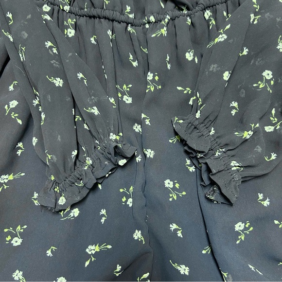 Hollister Floral Navy Blue Romper Size S - Picture 5 of 16